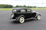 Ford V8 Deluxe Tudor Sedan 1937 года